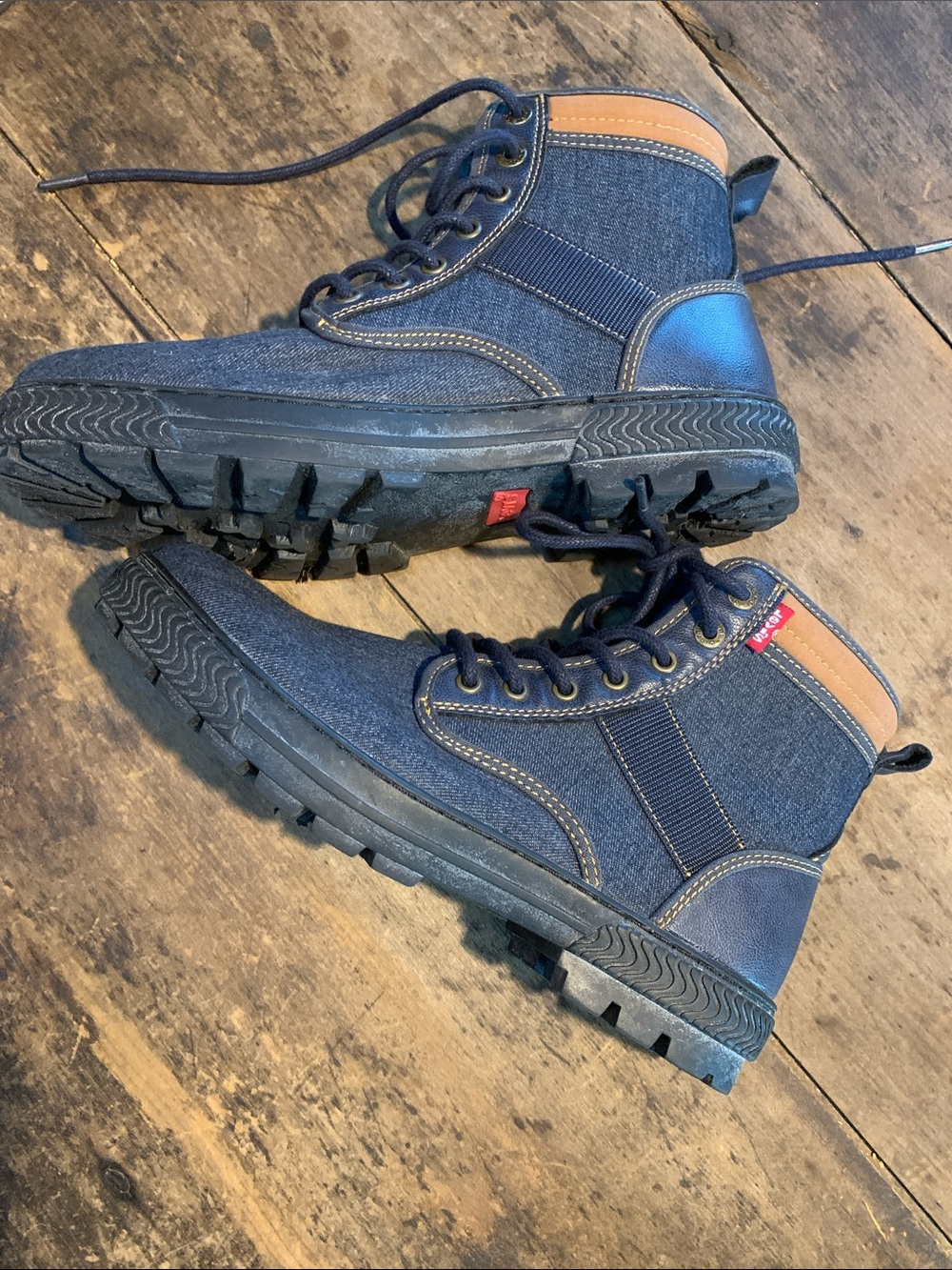 NWOT Levi's Denim and Leather Forrest Boots - Picture 7 of 11